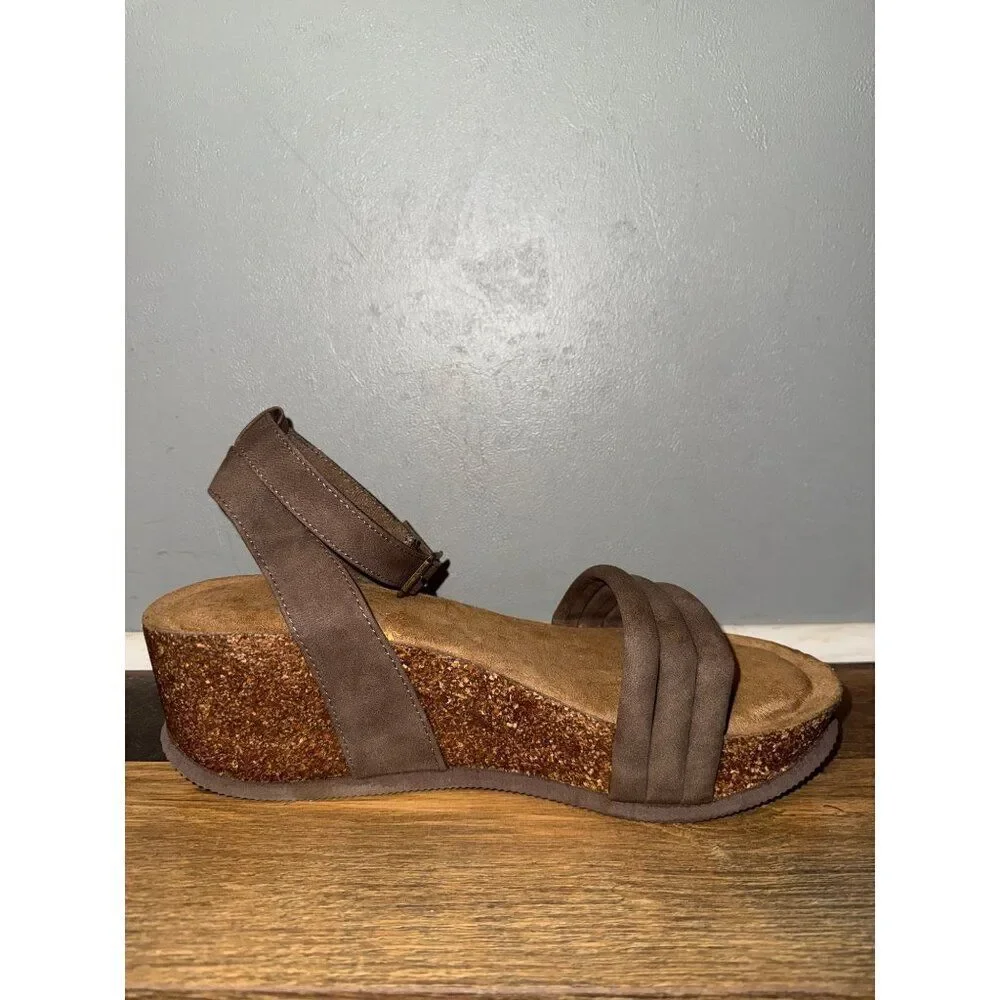 Maurice’s‎ Cami Comfort Wedge Heel Size 10